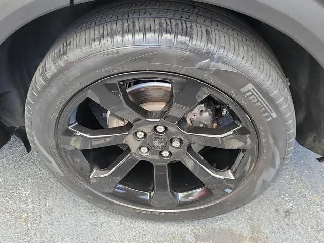 2023 Ford Explorer ST-Line photo 6