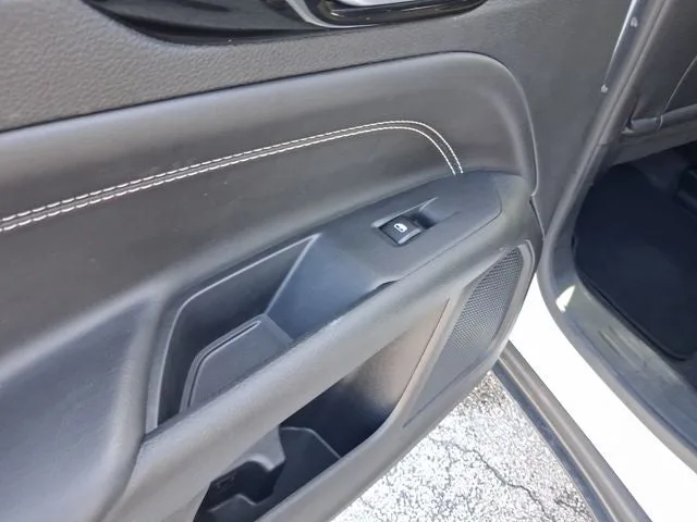 2023 Jeep Compass Latitude photo 10