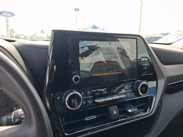 2026 Toyota Highlander XLE photo 22