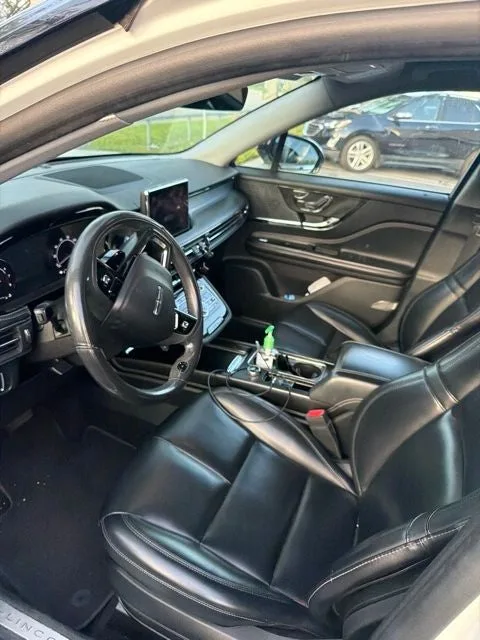2021 Lincoln Corsair Standard photo 3