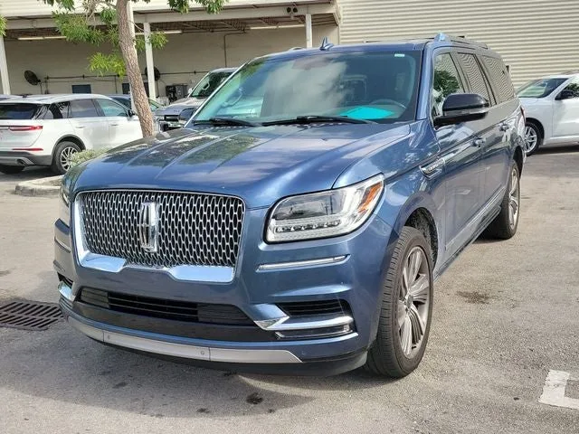 2018 Lincoln Navigator L Reserve photo 3