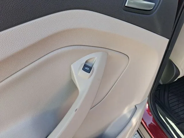 2018 Ford Escape SEL photo 10