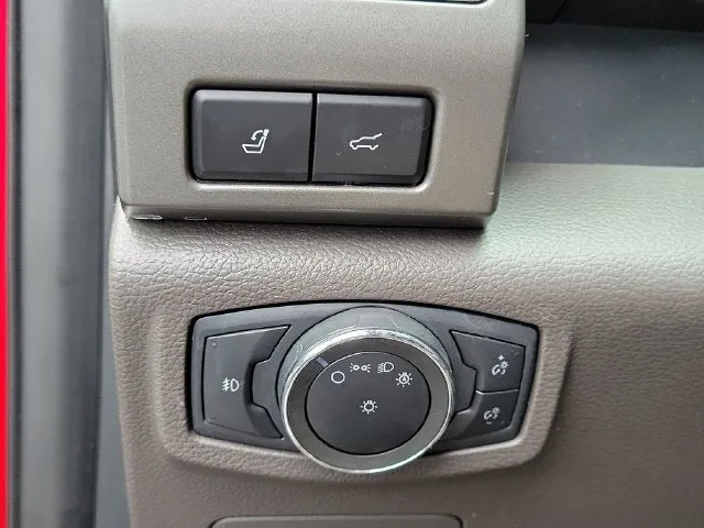 2020 Ford Expedition XLT photo 12
