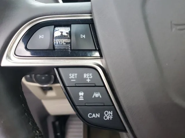 2021 Lincoln Nautilus Standard photo 11