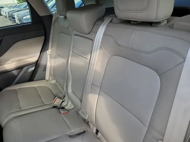 2023 Lincoln Corsair Standard photo 8