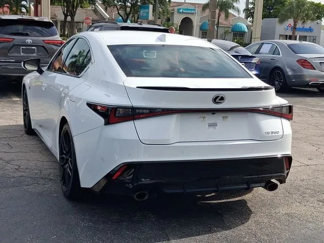 2023 Lexus IS 350 F SPORT photo 4