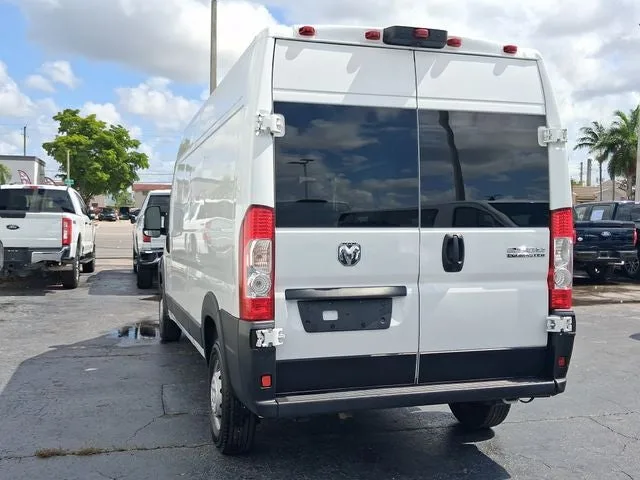 2023 RAM ProMaster 2500 High Roof photo 3