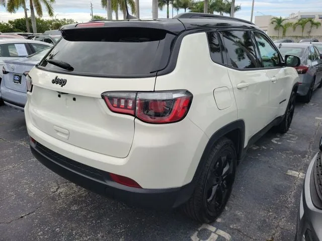 2019 Jeep Compass Latitude photo 3