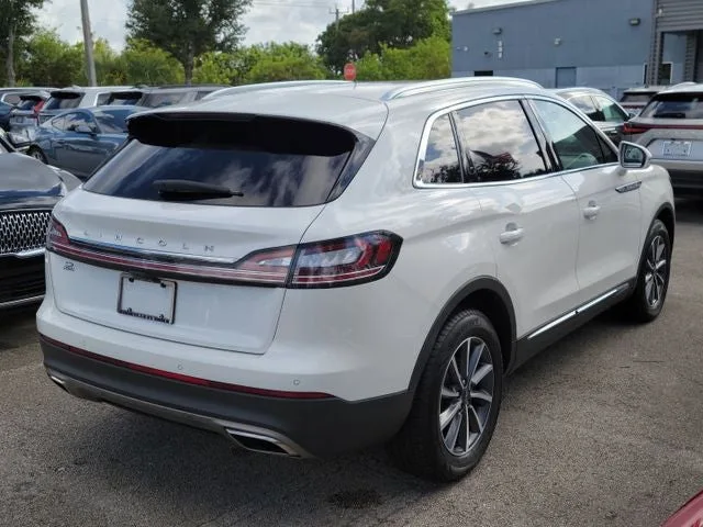 2023 Lincoln Nautilus Standard photo 4