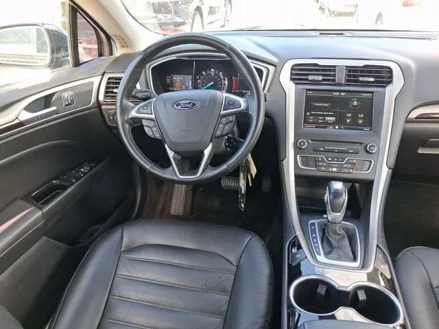 2016 Ford Fusion Energi SE Luxury photo 8