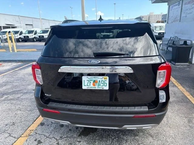 2023 Ford Explorer XLT photo 8