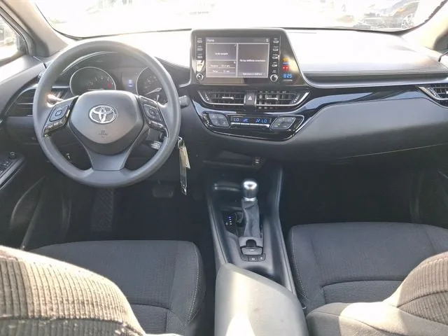 2019 Toyota C-HR LE photo 7