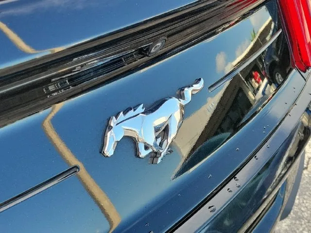 2022 Ford Mustang EcoBoost Premium photo 5