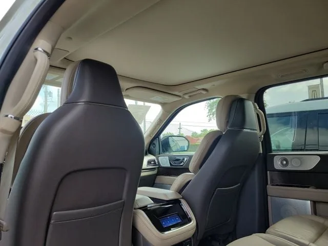2022 Lincoln Navigator L Reserve photo 11