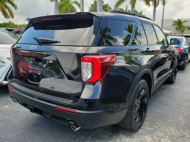 2023 Ford Explorer ST-Line photo 3