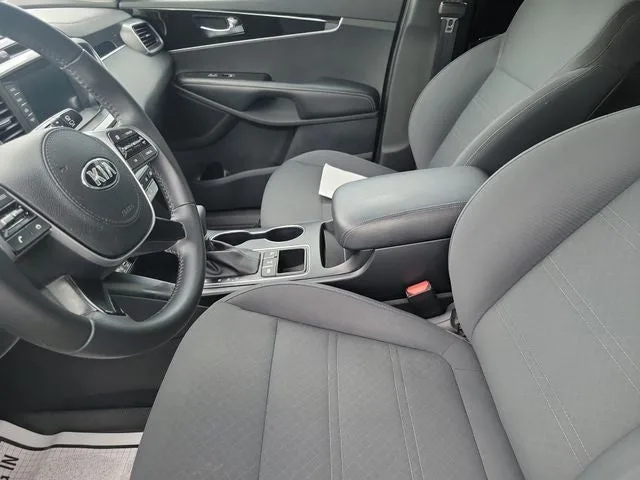 2019 Kia Sorento LX photo 16