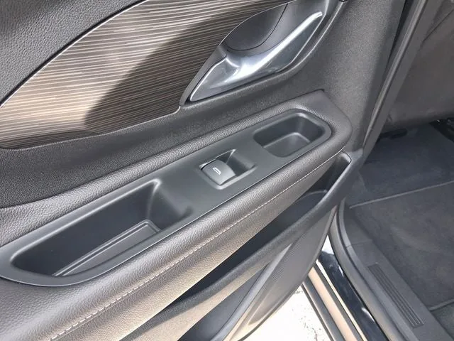 2022 GMC Terrain SLE photo 10