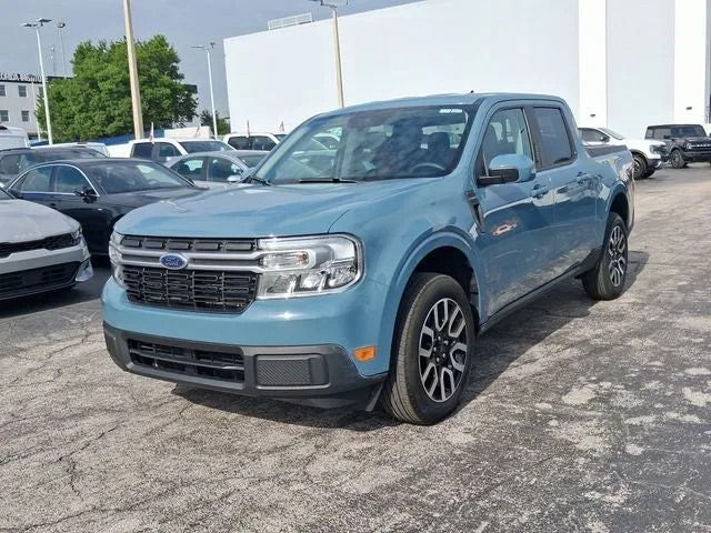 2023 Ford Maverick Lariat photo 2