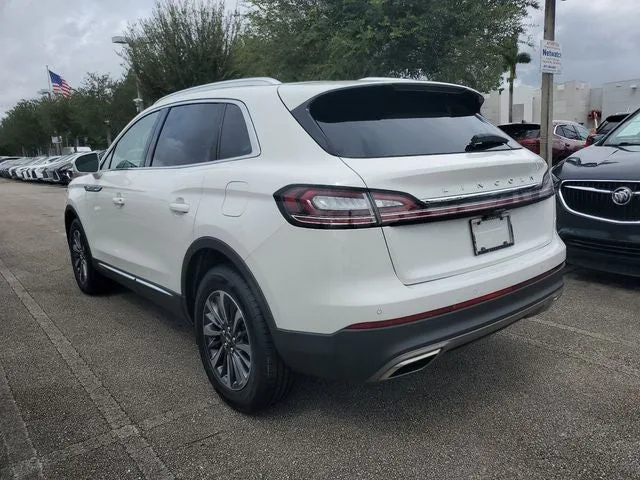 2023 Lincoln Nautilus Standard photo 4
