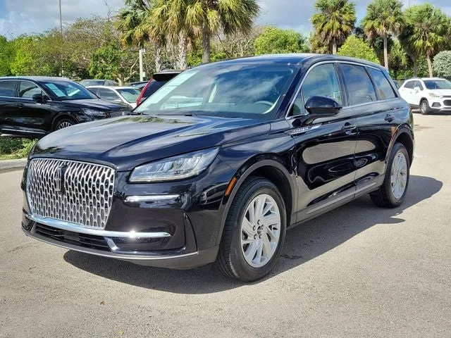 2023 Lincoln Corsair Standard photo 3