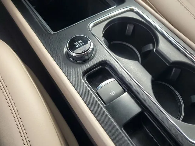2024 Lincoln Corsair Premiere photo 25