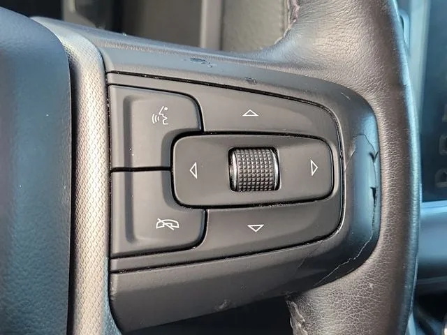 2022 GMC Yukon Denali photo 24