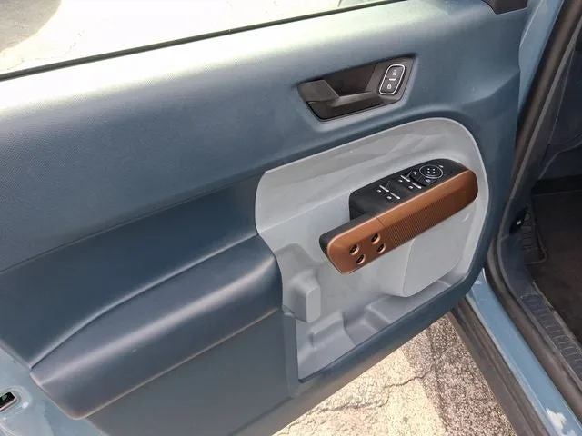 2023 Ford Maverick Lariat photo 13