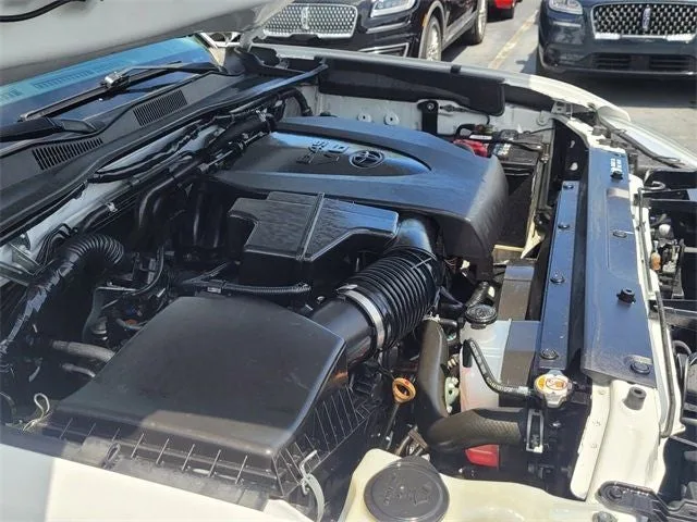 2018 Toyota Tacoma TRD Sport V6 photo 27