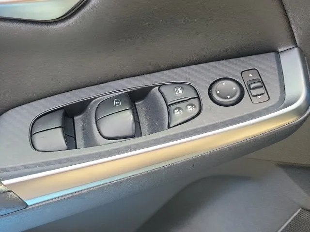 2025 Nissan Sentra SR photo 17