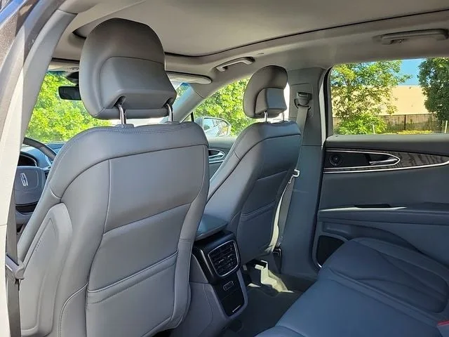 2019 Lincoln Nautilus Reserve photo 10