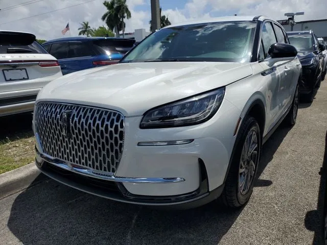 2025 Lincoln Corsair Premiere photo 2