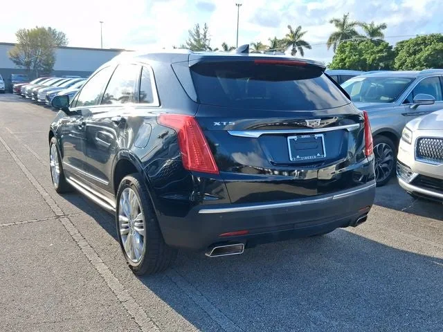 2017 Cadillac XT5 Premium Luxury photo 3