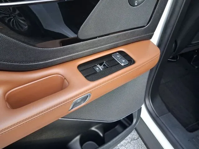 2023 Lincoln Aviator Reserve Premium photo 10