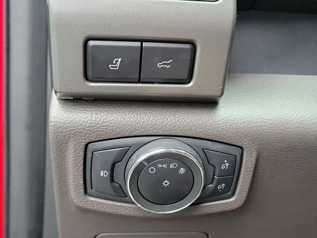 2020 Ford Expedition XLT photo 12