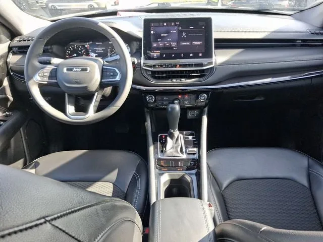 2023 Jeep Compass Latitude photo 7