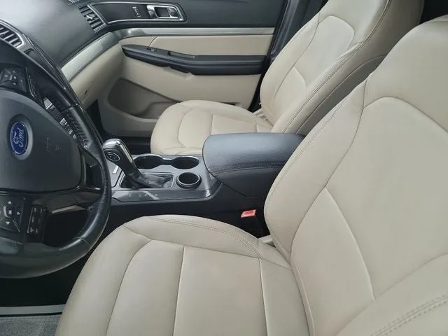 2018 Ford Explorer XLT photo 10