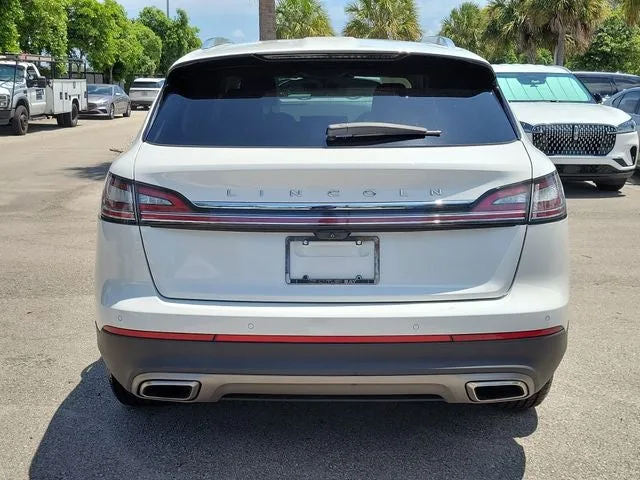 2023 Lincoln Nautilus Standard photo 5