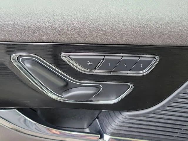 2022 Lincoln Corsair Standard photo 13