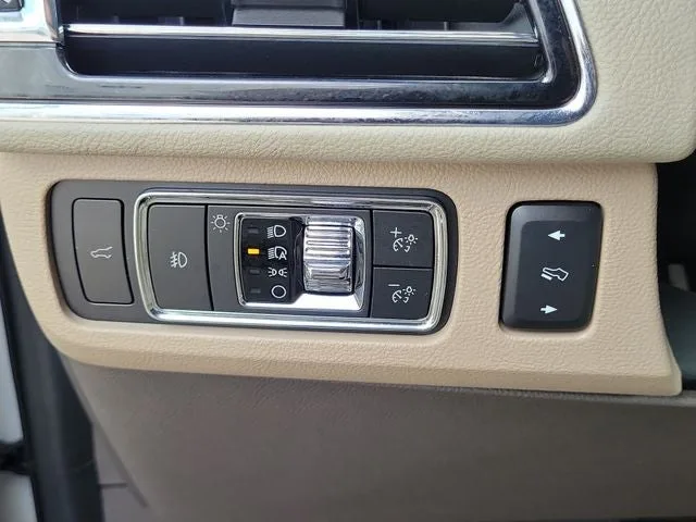 2022 Lincoln Navigator L Reserve photo 14