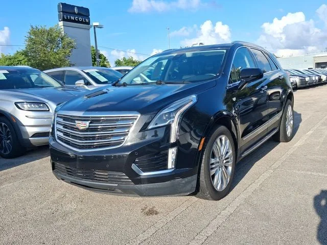 2017 Cadillac XT5 Premium Luxury photo 2