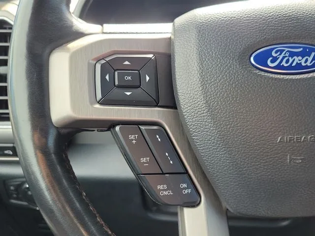 2022 Ford F-350SD Platinum DRW photo 26