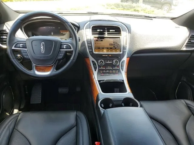 2019 Lincoln Nautilus Select photo 13