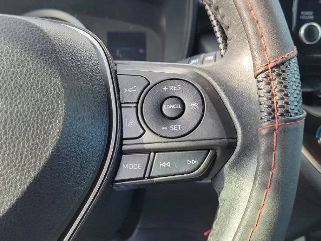 2022 Toyota Corolla Cross LE photo 21