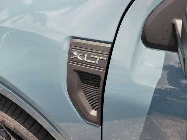 2023 Ford Maverick XLT photo 8