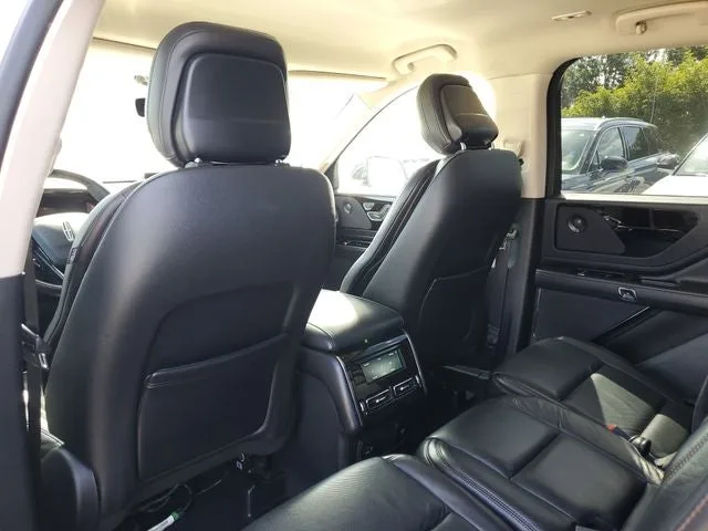 2020 Lincoln Aviator Reserve Premium photo 11