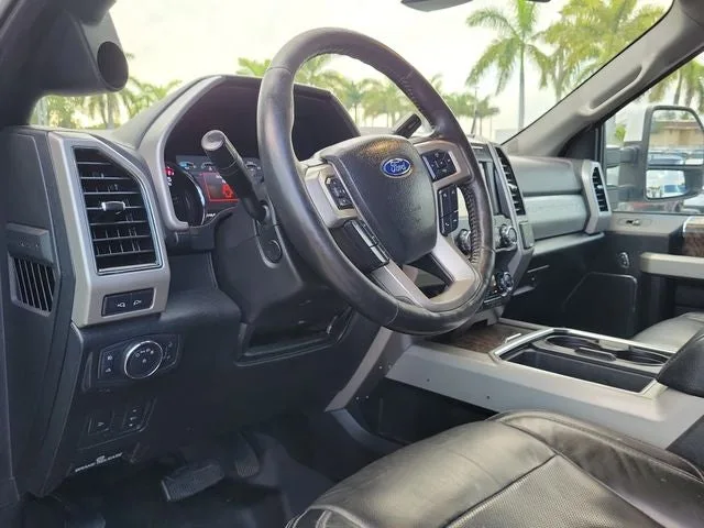 2019 Ford F-250SD Lariat photo 10