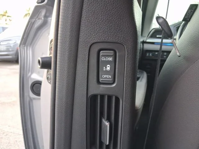 2022 Honda Odyssey Touring photo 10
