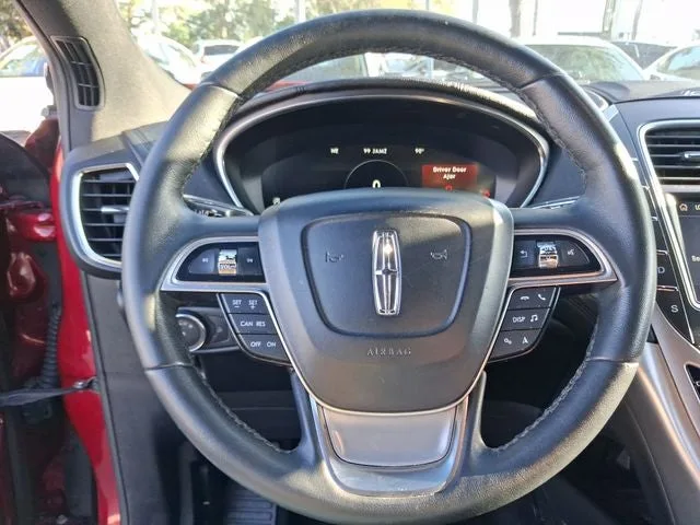 2019 Lincoln Nautilus Standard photo 15