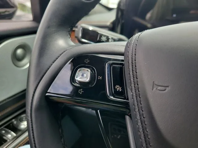 2025 Lincoln Aviator Black Label Premium photo 28