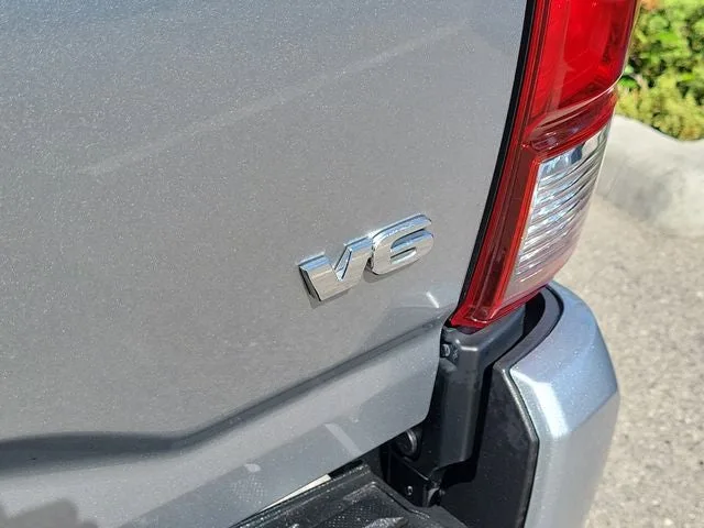 2022 Toyota Tacoma SR V6 photo 8